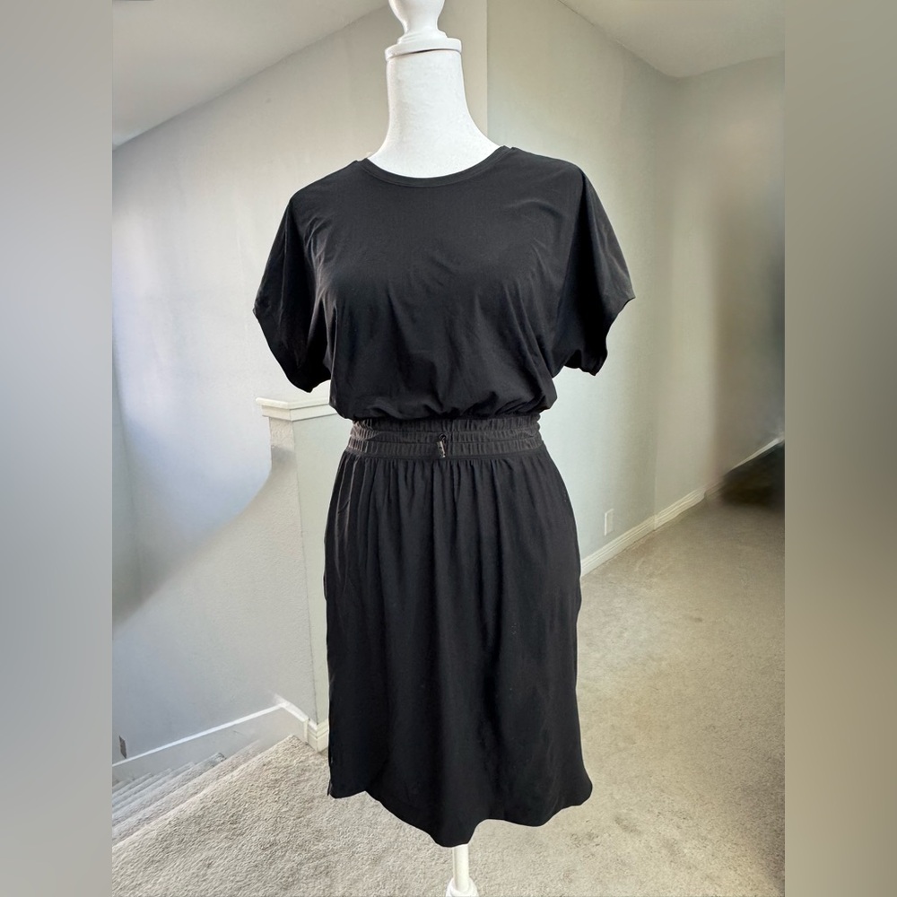 Lululemon black dress size 4